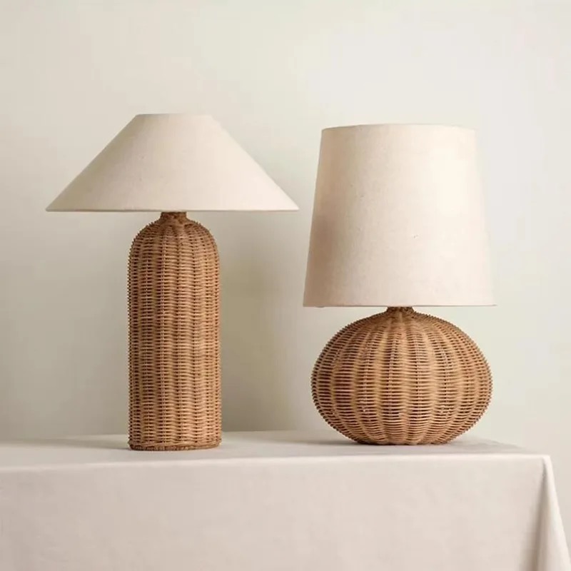 Outdoor Furniture Sale - Lampe de table en rotin vintage